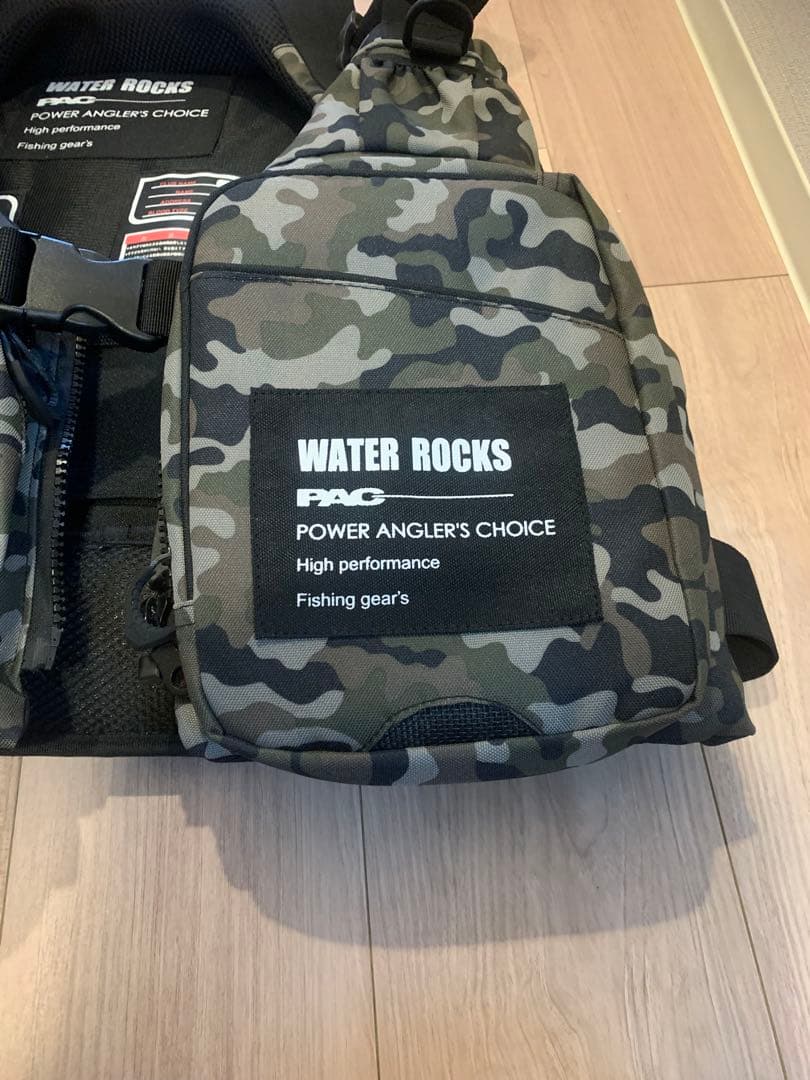 WATER ROCKS ライフジャケット