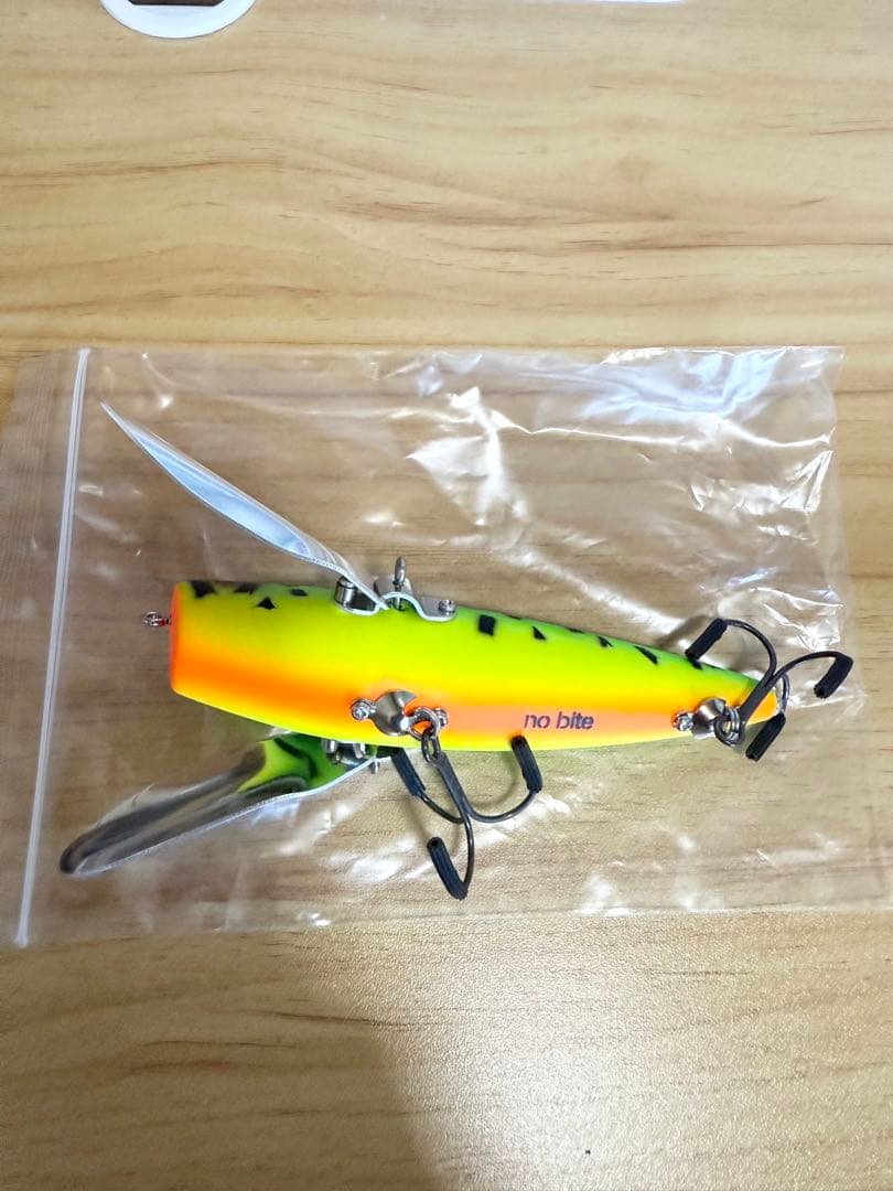 no bite ノーバイト　大きい羽