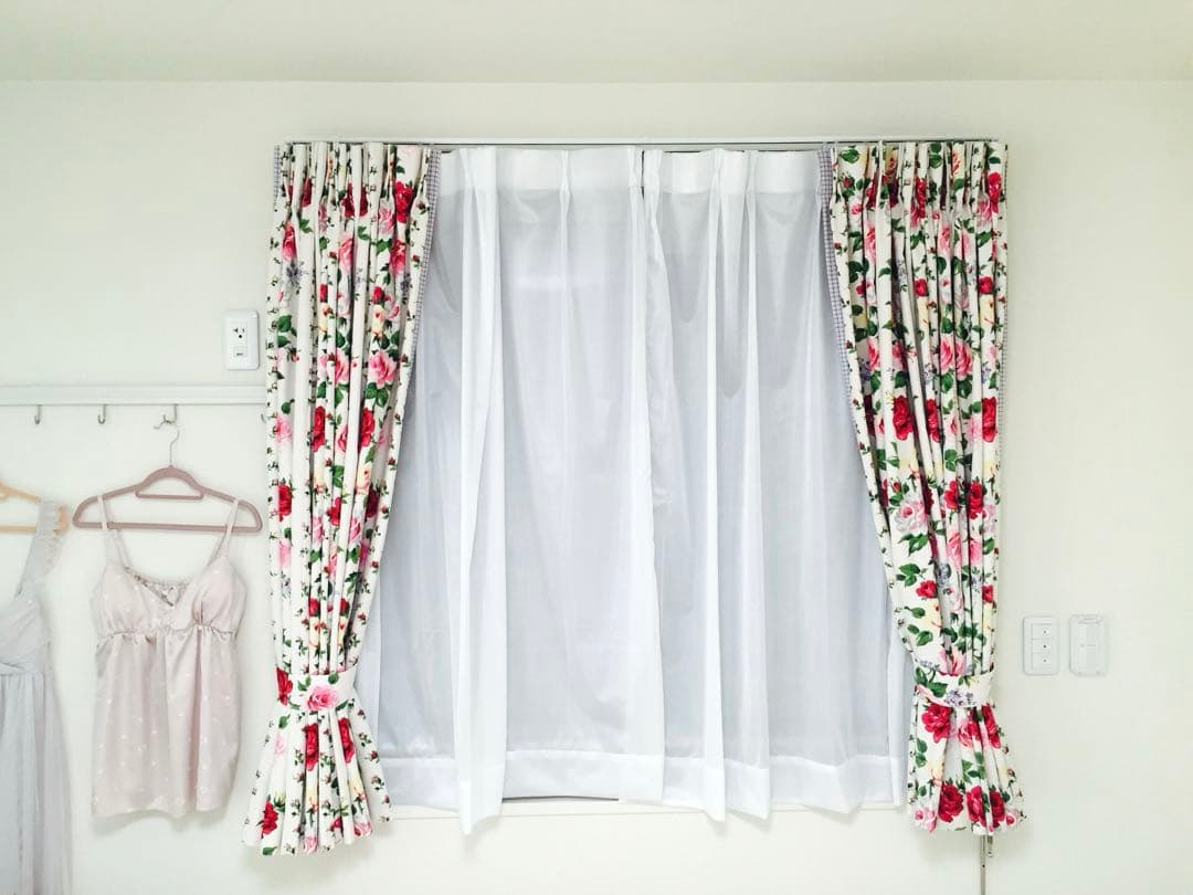 LAURA ASHLEY  カーテン 裏地付 ローズ×チェック柄２枚１組