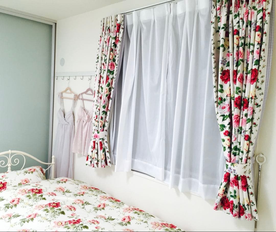 LAURA ASHLEY  カーテン 裏地付 ローズ×チェック柄２枚１組