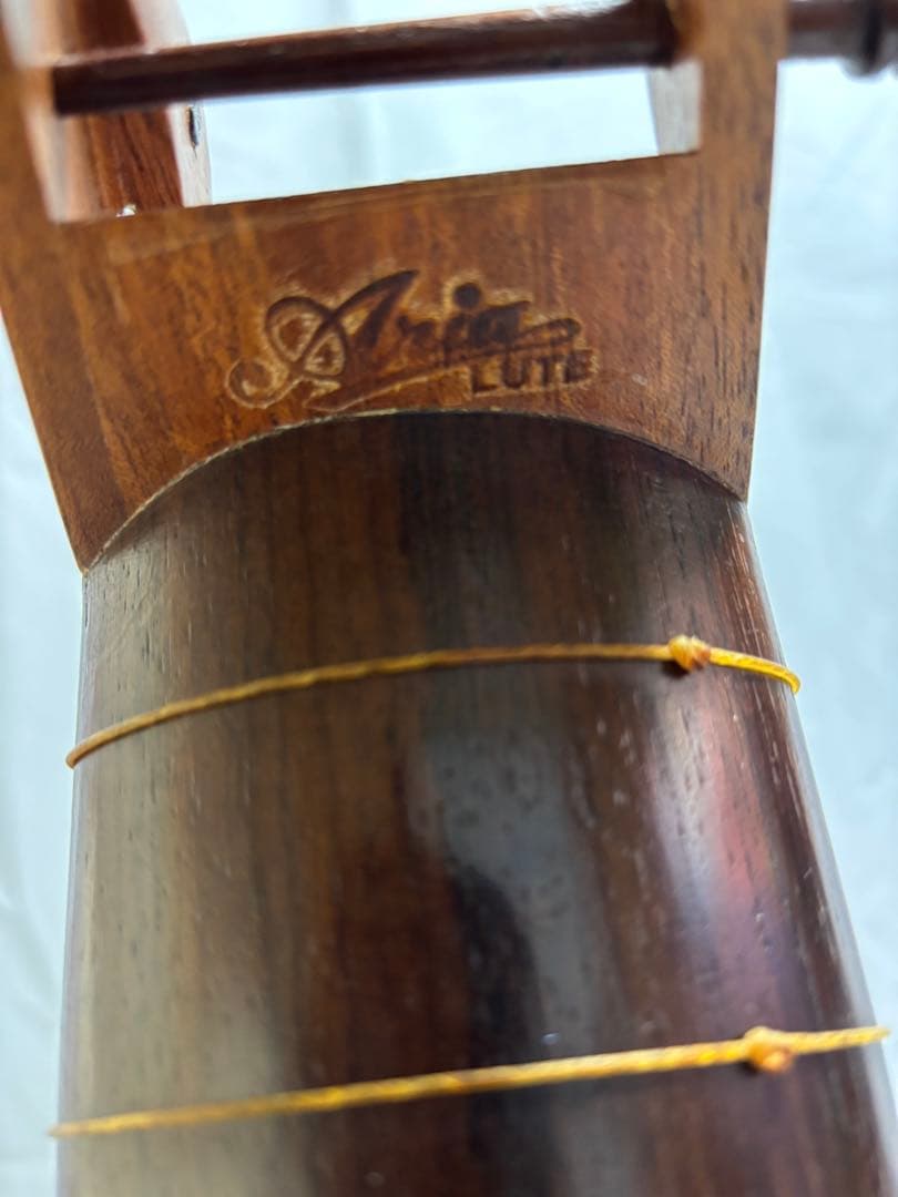 弦楽器 Aria Lute Model No. L-85 (1975)