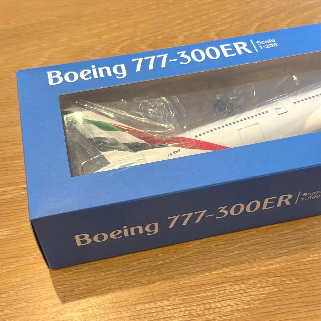 Boeing777-300ER scale1:200 模型