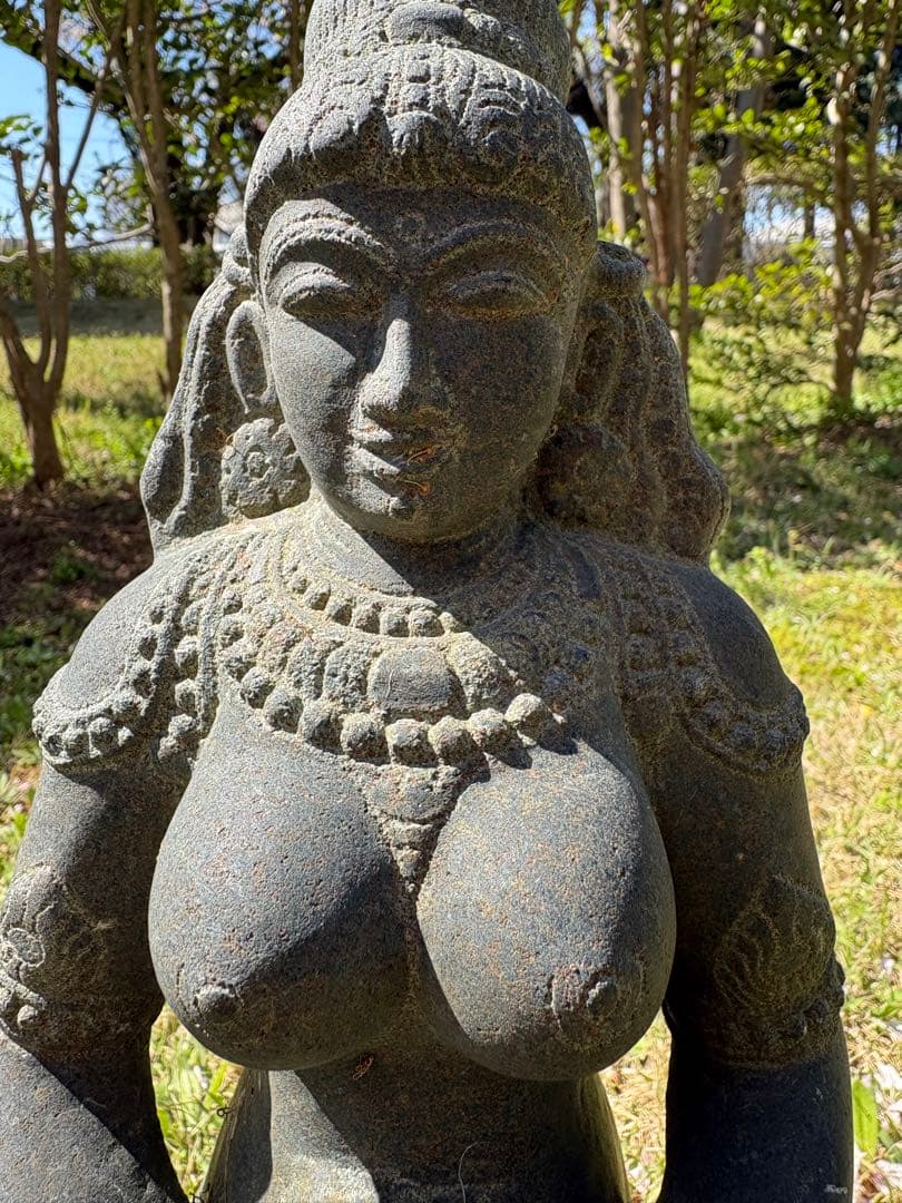 【極希少】インド産 石像（黒御影石）手彫り 女神像 全高44cm 11.1kg
