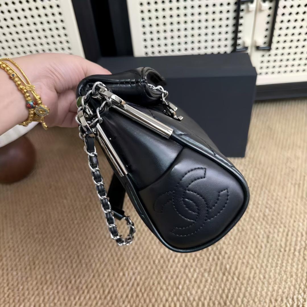 大容量の非売品 ブラック ショルダーバッグ メイクアップ用