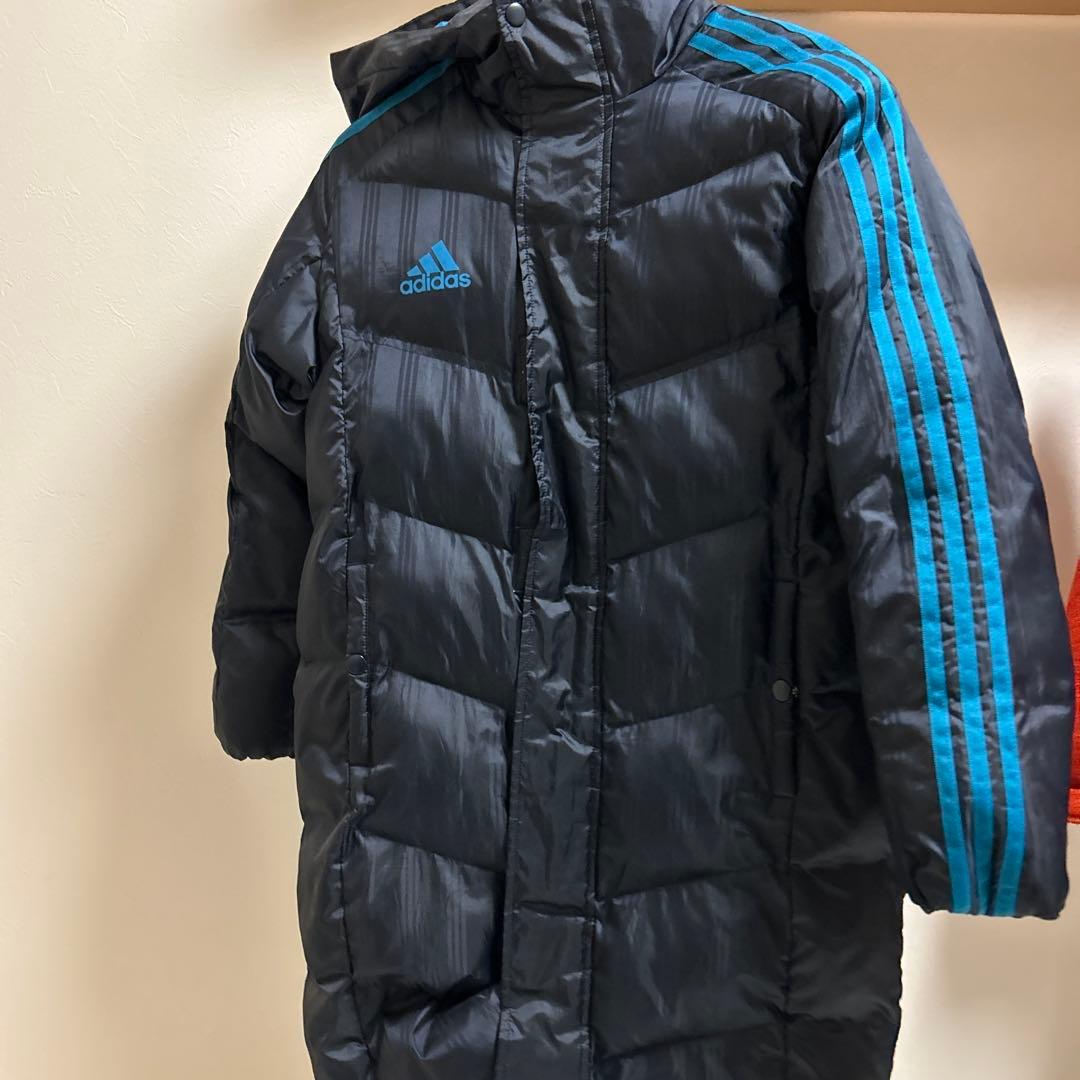 adidas ベンチコート ブラック/ブルー J150
