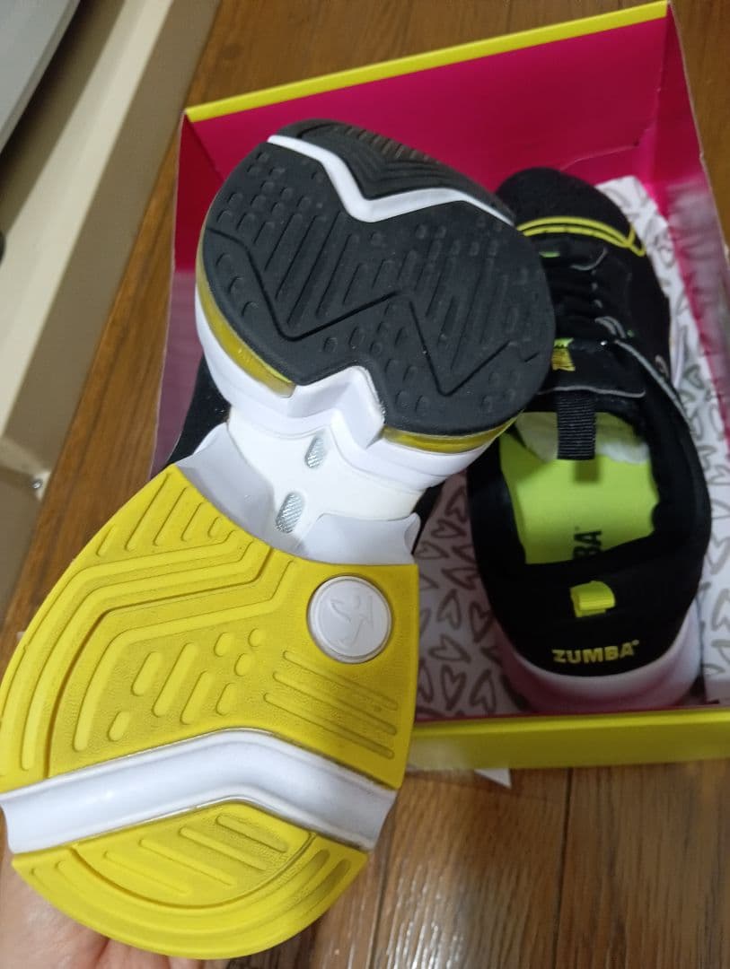 !!早いもの勝ち!!【正規品】ZUMBA AIR STOMP REACT　黒