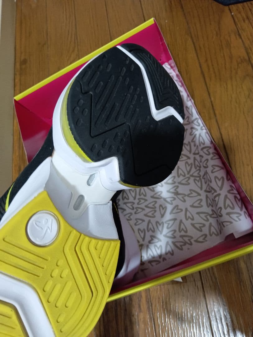 !!早いもの勝ち!!【正規品】ZUMBA AIR STOMP REACT　黒