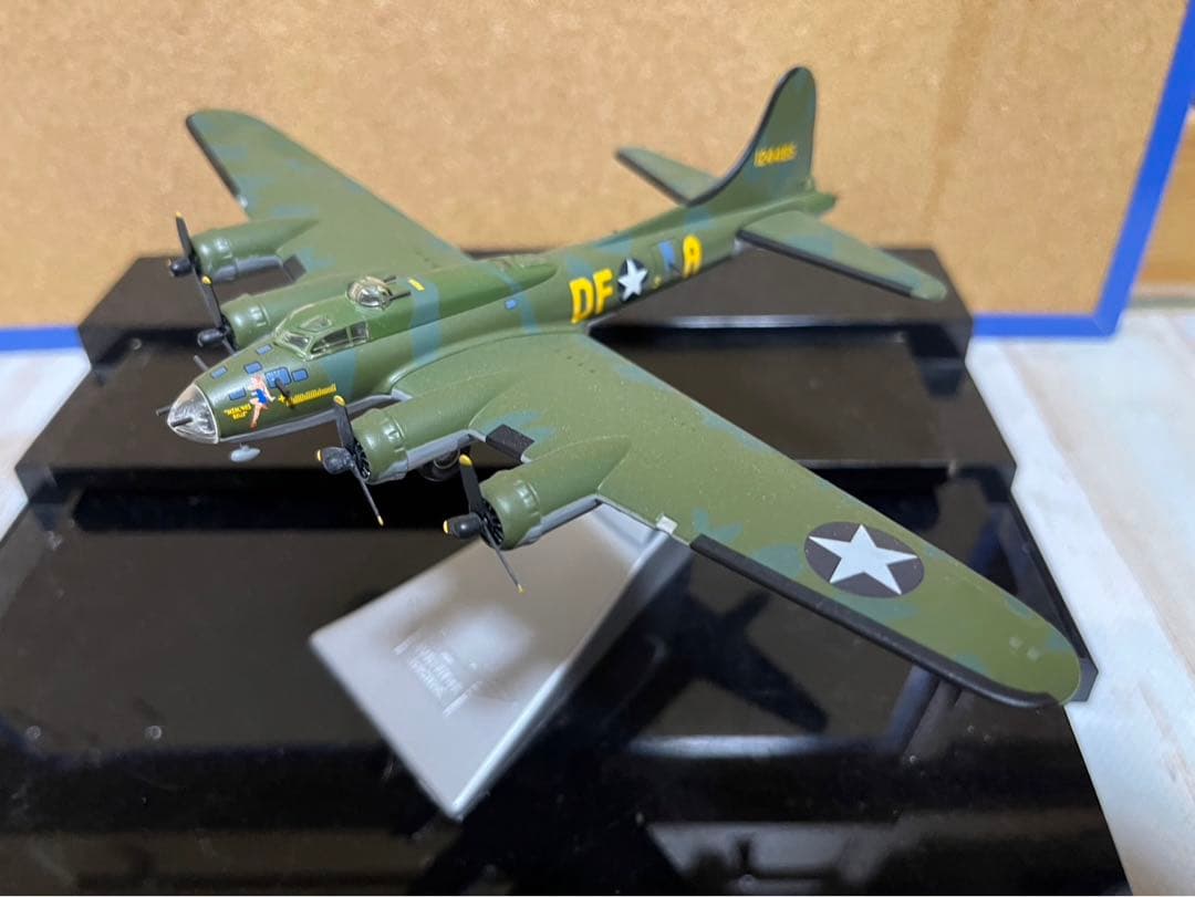 コーギー製1／144.B-17メンフィスベル