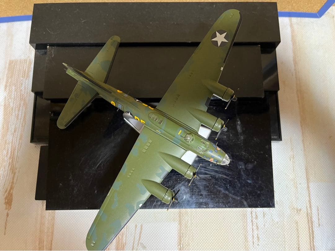 コーギー製1／144.B-17メンフィスベル