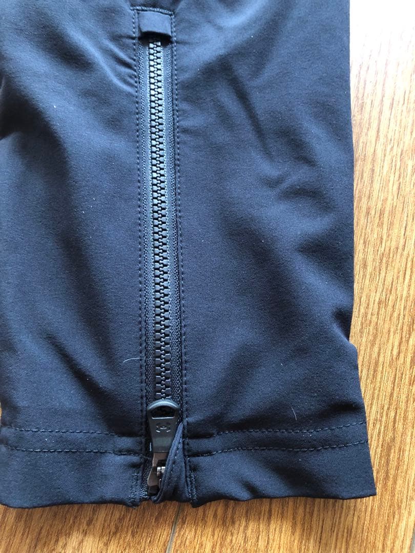Under Armour ジッパー付きトレーニングパンツ Mサイズ ブラック