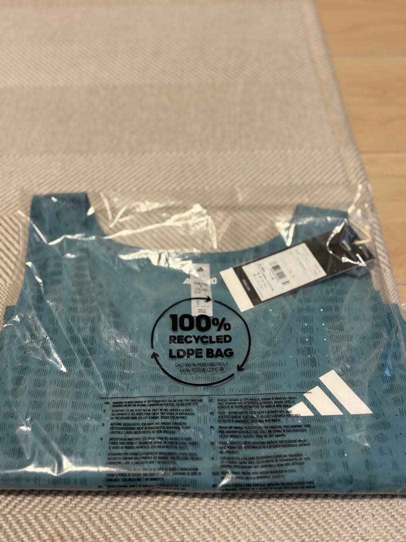 アディゼロ　シングレット　新品・未使用 サイズＬ