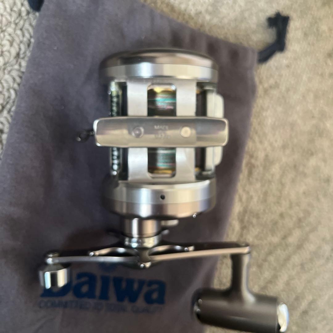 Daiwa Millennium CV-X 300 リール 収納袋付き
