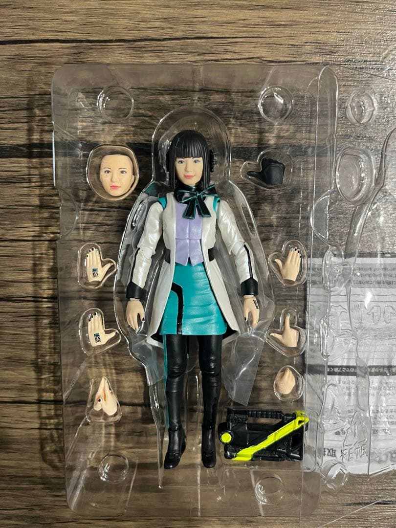 フィギュアーツ イズ　ライズホッパー　セット
