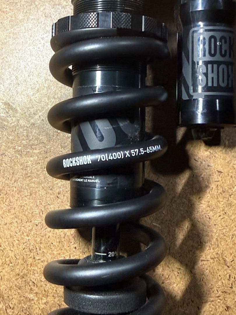 パーツ RockShox Vivid Coil 230x62.5mm