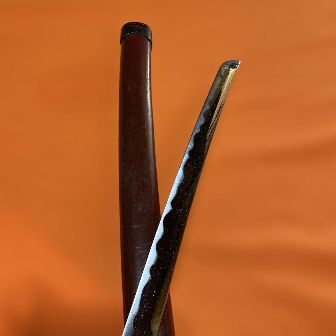割安模造刀 黒柄 龍彫透し丸鍔 鳳凰図金口金尻小豆鞘