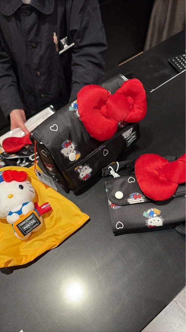 ラウンド用品・アクセサリー PORTER x HELLO KITTY Multi Pouch \"Red\"