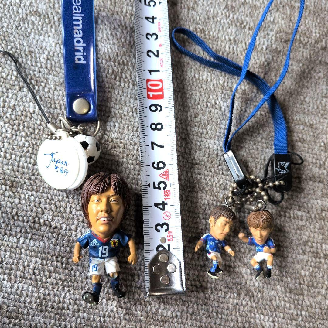 サッカー選手フィギュア3体セット + リアルマドリードキーホルダー