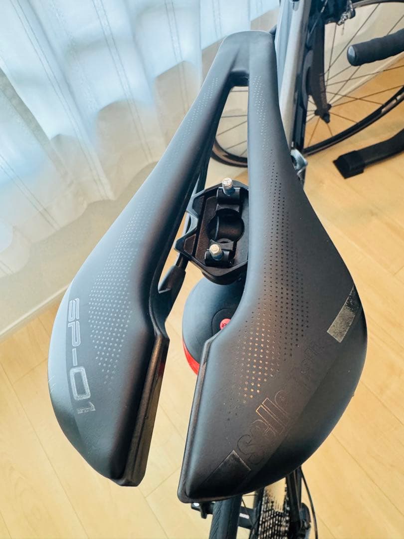 GUSTO デューロ スポーツ 2019 Mサイズ シマノ アルテグラR8000
