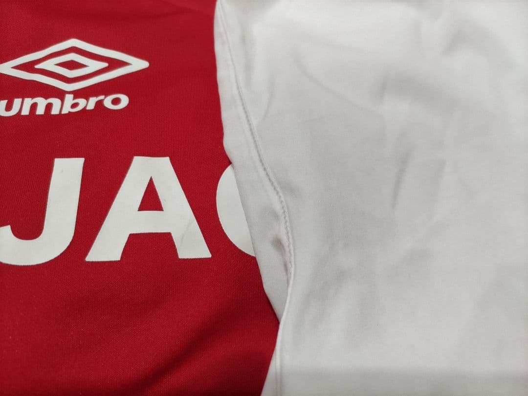 umbro JACPA サッカー　赤　青　白パンツ、緑サッカーシャツ、ジャクパ