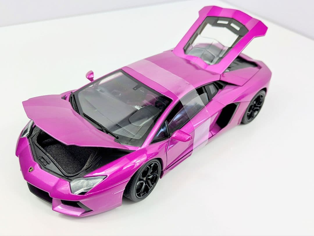 1/18 ミニカー ウイリー　ランボルギーニ　アヴェンタドール　LP700-4