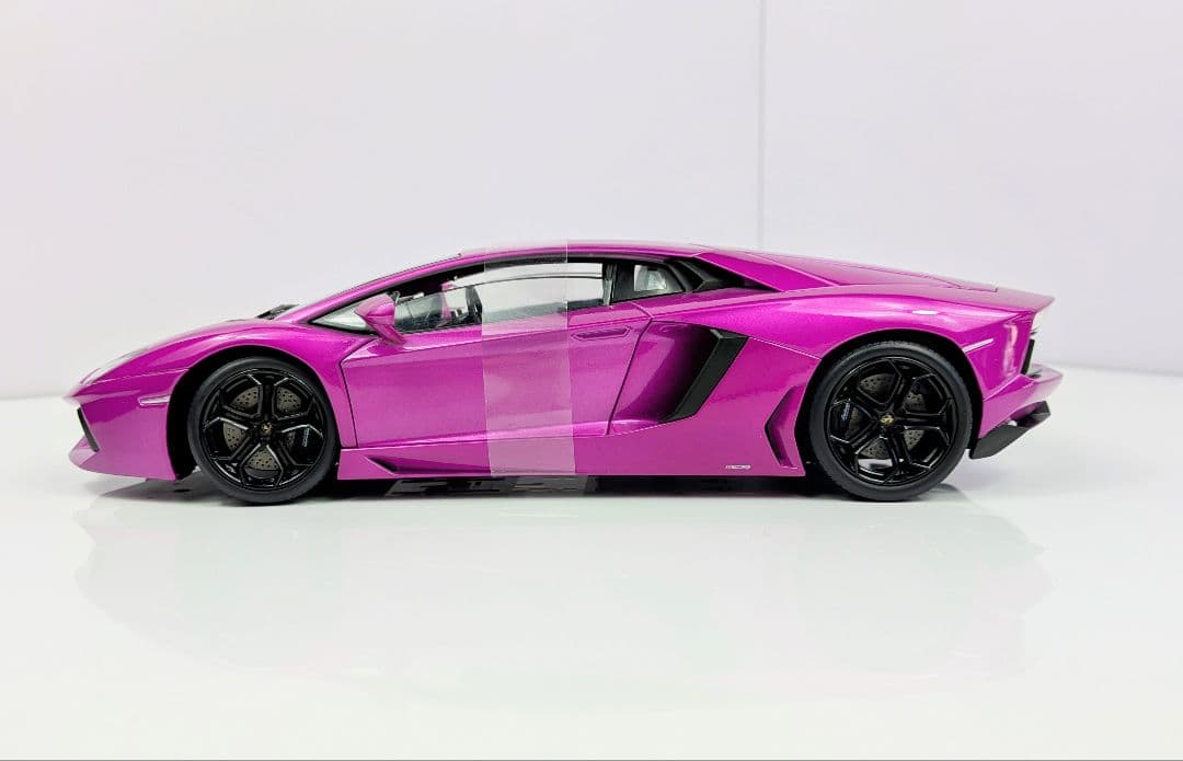 1/18 ミニカー ウイリー　ランボルギーニ　アヴェンタドール　LP700-4