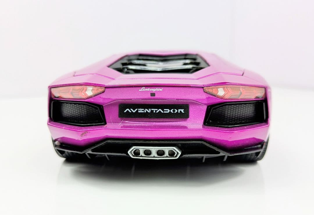 1/18 ミニカー ウイリー　ランボルギーニ　アヴェンタドール　LP700-4