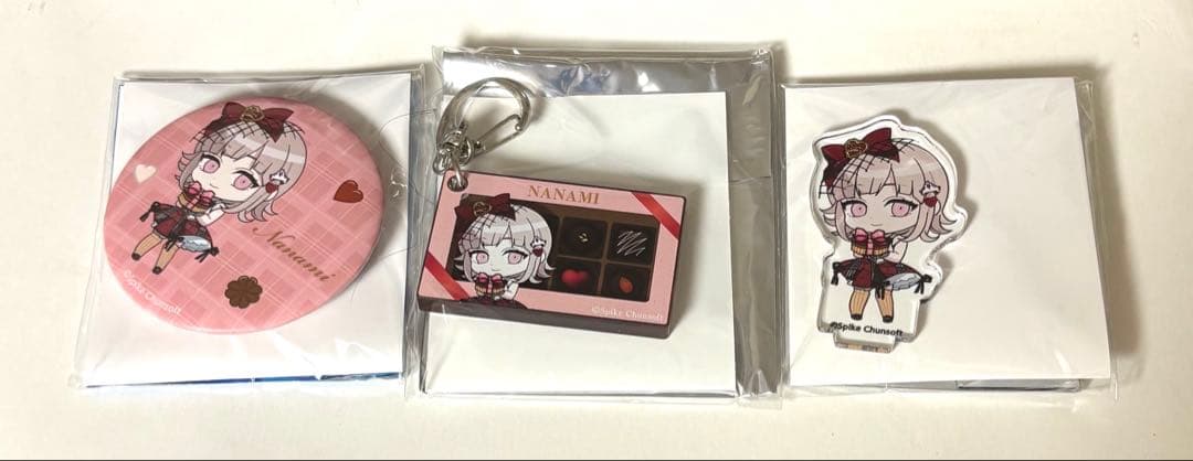 ダンガンロンパ　まねきねこ　缶バッジ　アクリルキーホルダー　七海
