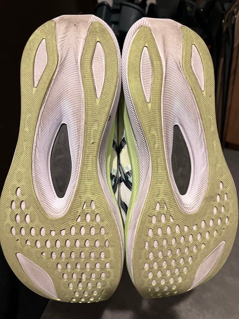 ランニングシューズ MAGIC SPEED 4 メンズ　25.0cm