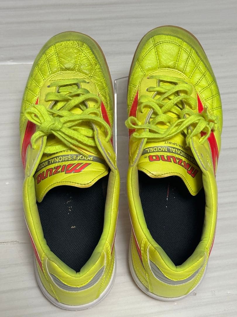 Mizuno Morelia フットサル　イエロー/レッド　26.0cm