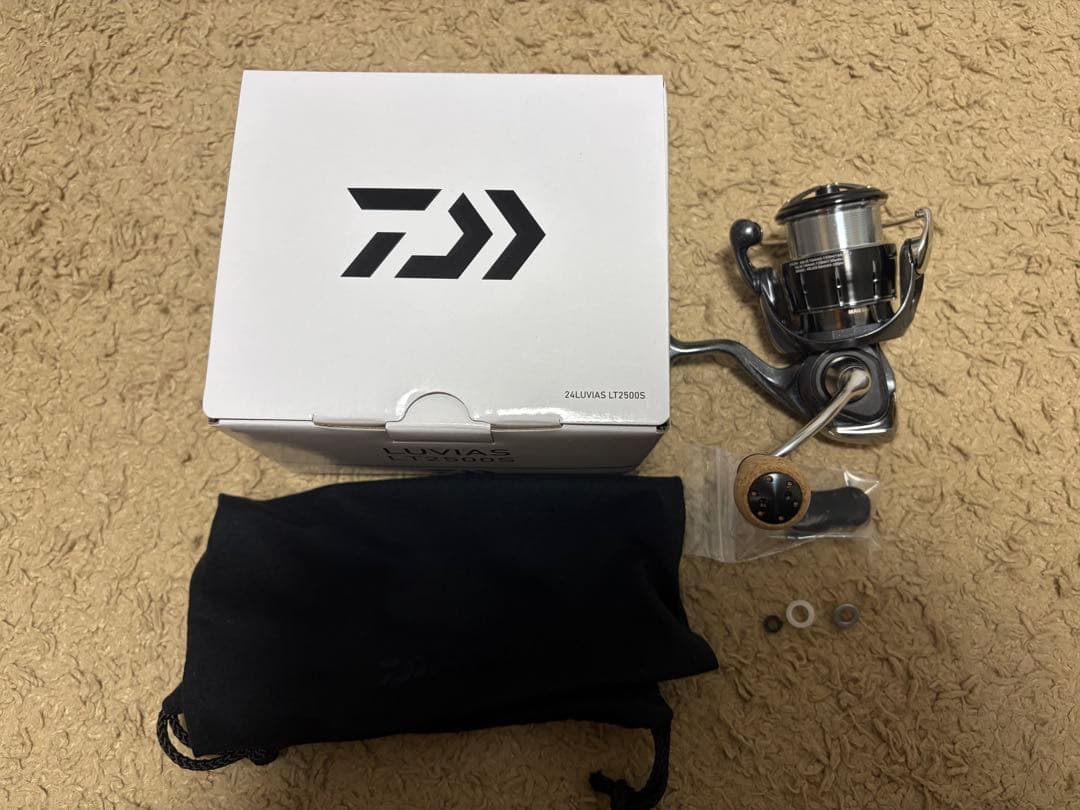 24ルビアス　LT2500S フルベアリング　ノブ交換　未使用品