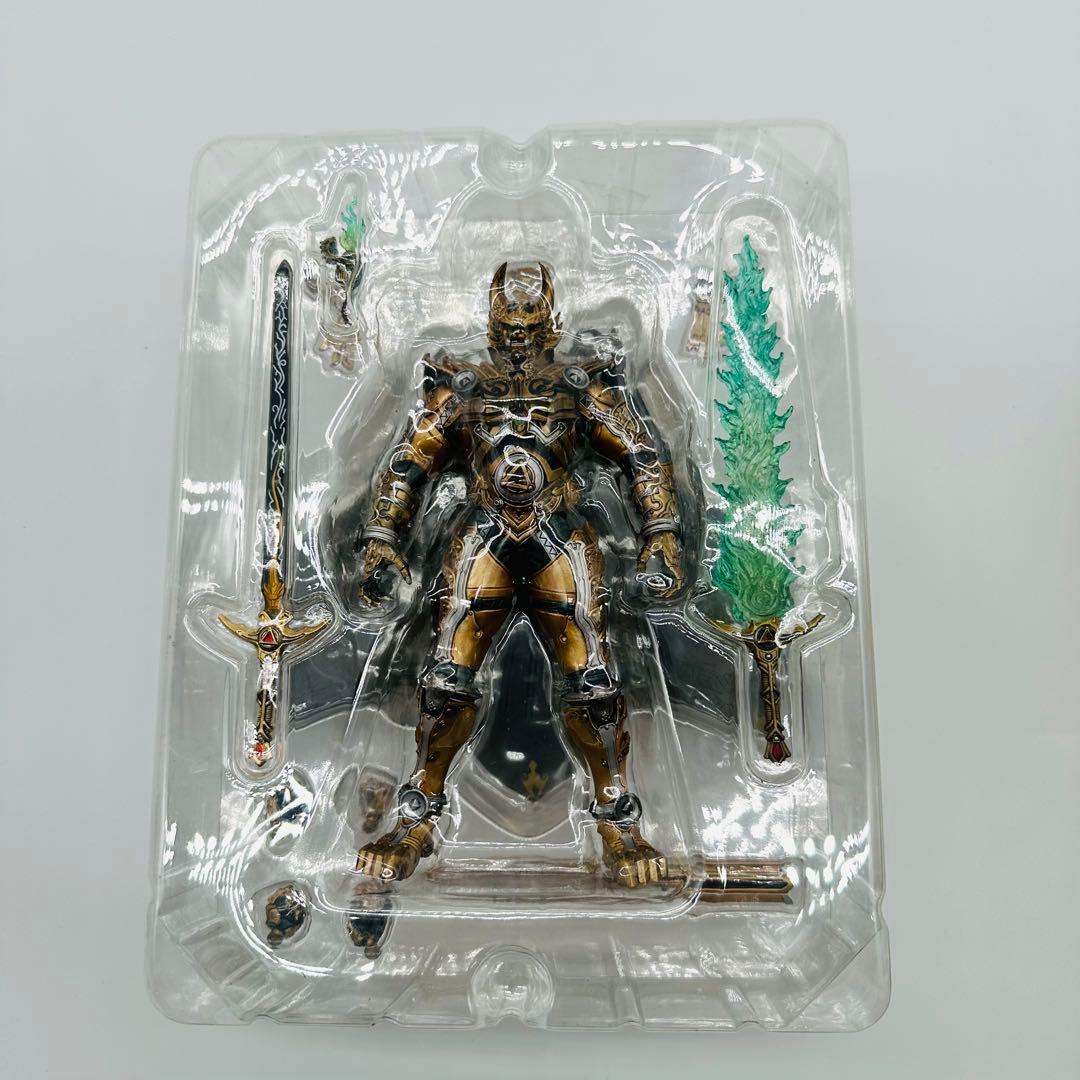 魔戒可動 黄金騎士 ガロ 牙狼 GARO フィギュア バンダイ