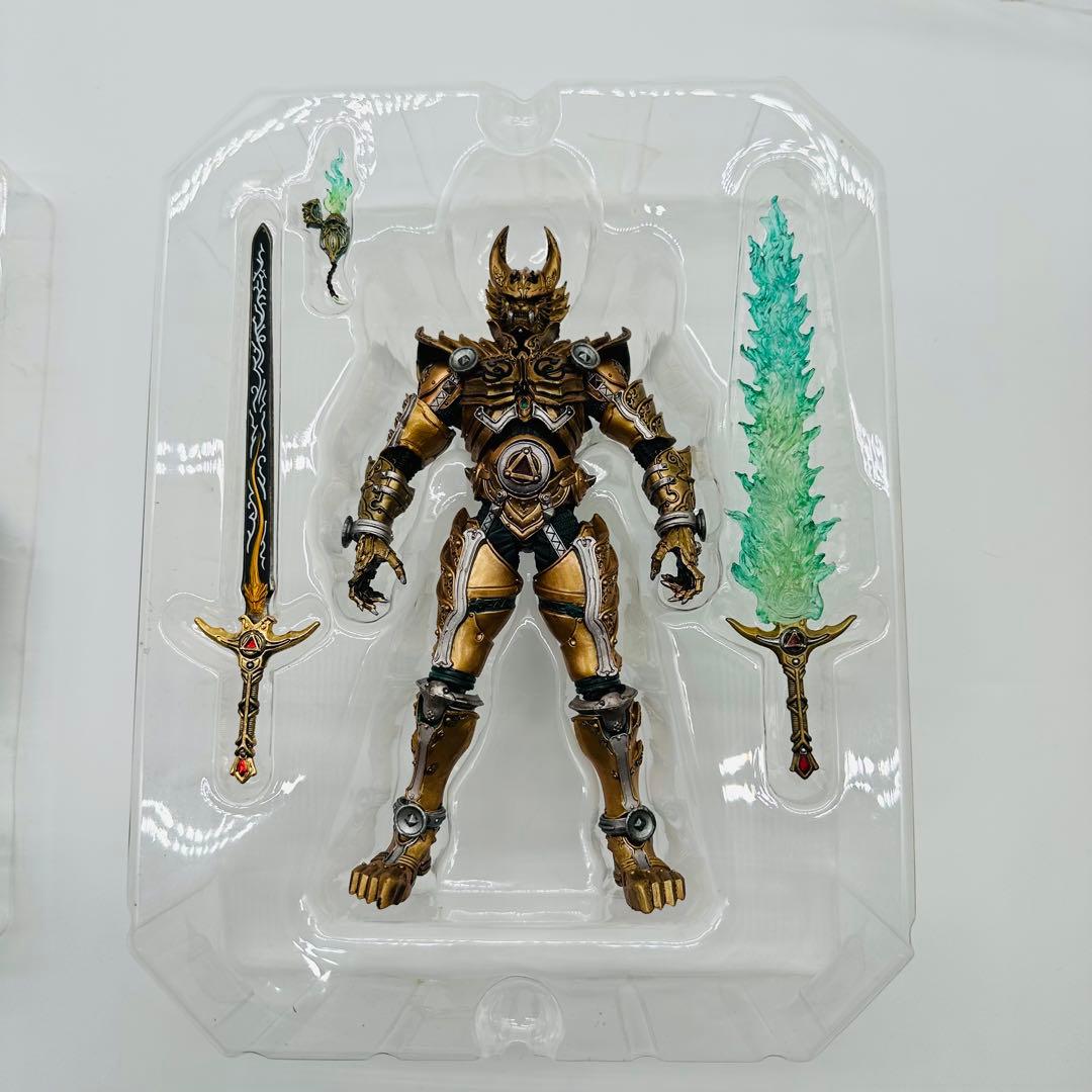 魔戒可動 黄金騎士 ガロ 牙狼 GARO フィギュア バンダイ