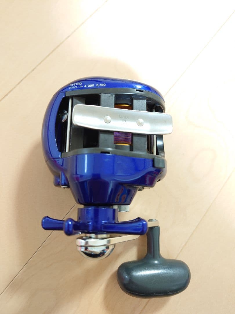 DAIWA デジタル表示 フィッシングリール 250F
