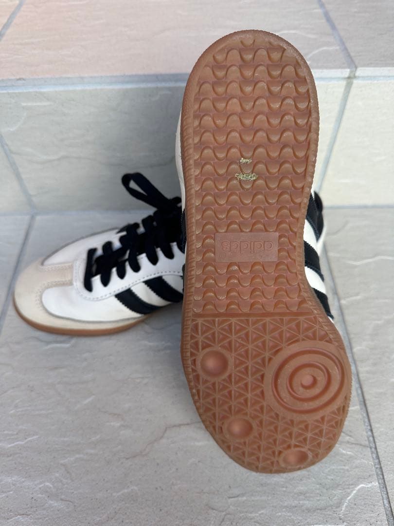 アディダス サンバ CREAMWHITE/CORE BLACK/SANDSTON