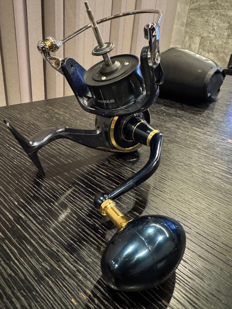 DAIWA SALTIGA 20000-H スピニングリール