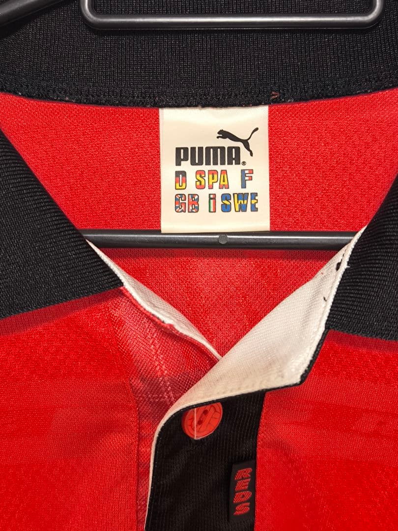 PUMAプーマ 浦和レッズ　サイン入りレトロユニフォーム