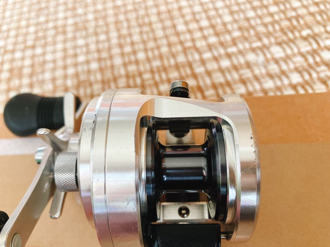 Shimano シマノ オシア カルカッタ 201HG 左