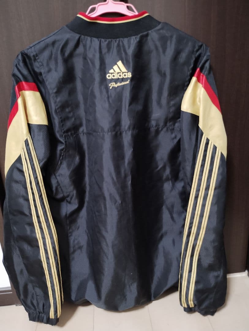 adidas 黒金 ストライプジャケット　セットアップ　プロフェッショナル　野球
