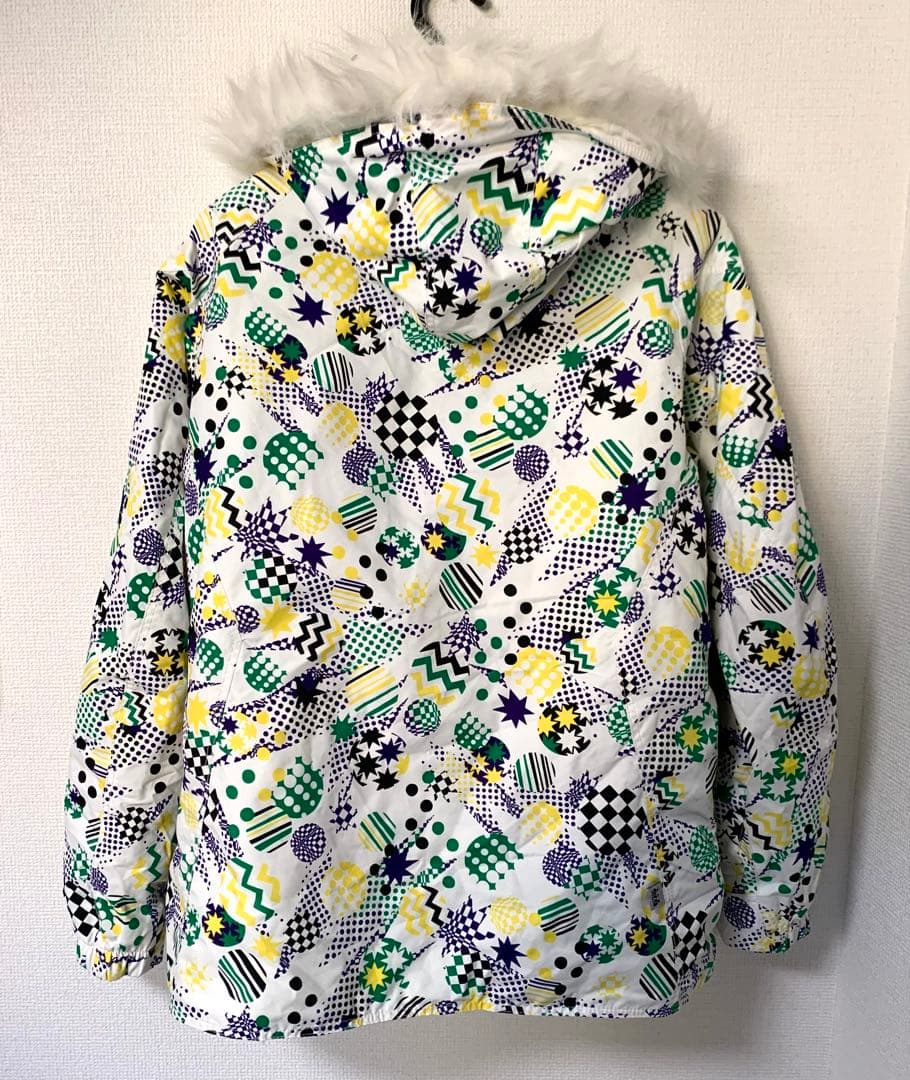 asicsアシックス スキースノボ ウェア 幾何学模様 ラビットファー ポーチ①