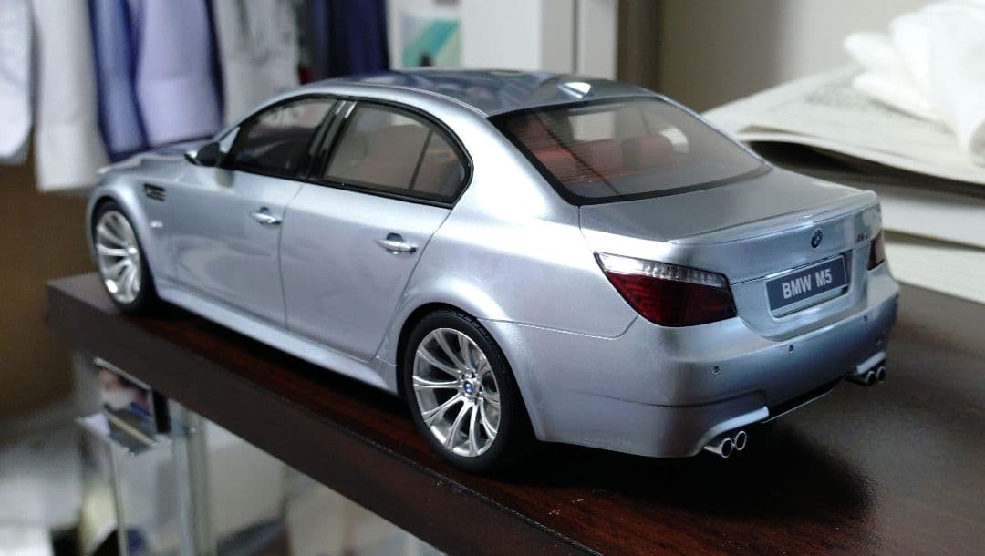 OttO 1/18  M5 E60　ミニカー