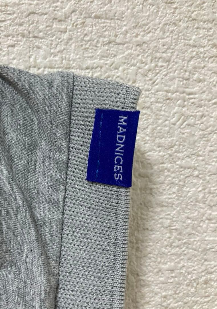 MADNICES グレー ポロシャツ 未使用　4L