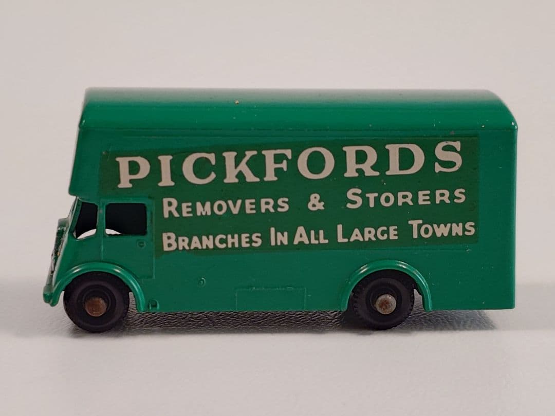 ミニカー MATCHBOX No.46 Pick Fords Removal Van