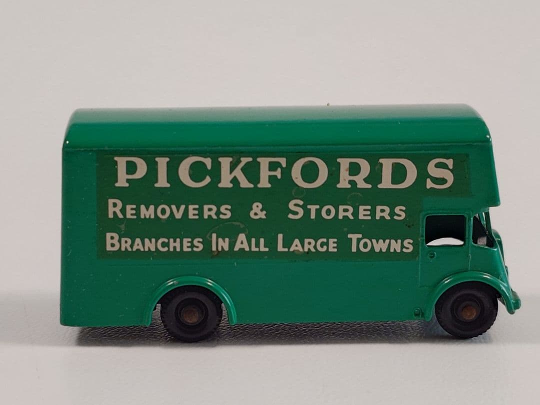 ミニカー MATCHBOX No.46 Pick Fords Removal Van