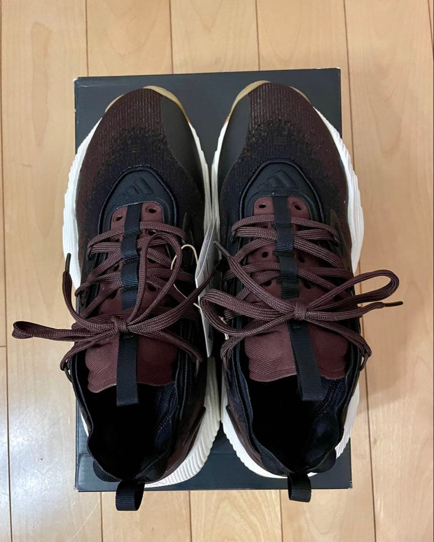 adidas、トレイヤング3、25.5センチ