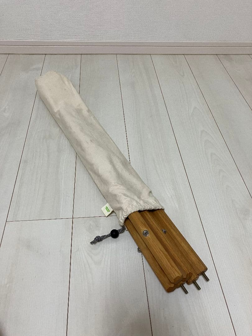キャンプマニアプロダクツ　木製トライポッド　ランタンスタンド