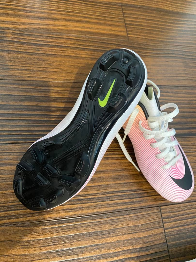 NIKEサッカースパイク・MIZUNOサッカートレシュー