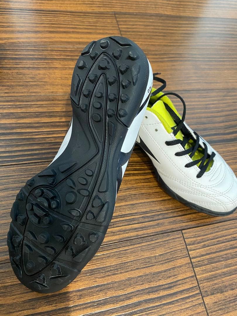 NIKEサッカースパイク・MIZUNOサッカートレシュー