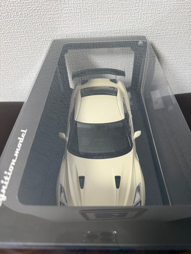 Nissan GT-R 1/43 スケール ホワイト