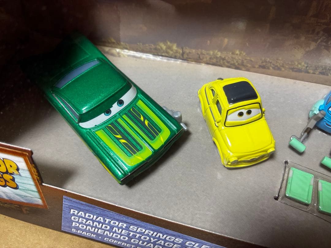 RADIATOR SPRINGS CLEANUP カーズ ミニカー