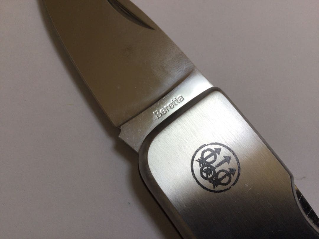 Beretta ベレッタ　フォールディングナイフ　キャンプ、アウトドア　新品